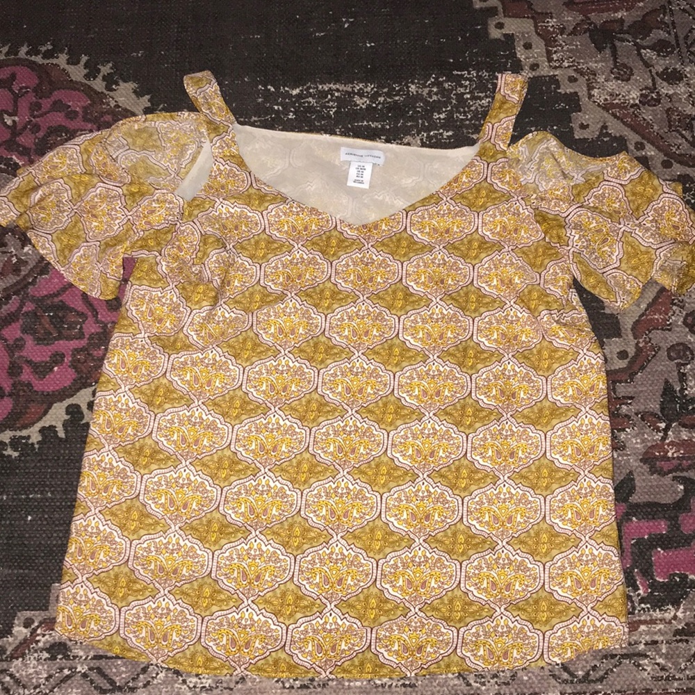Adrienne vittadini cut shoulder blouse